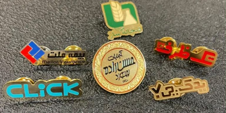 راز جذب اعتماد مشتری در همان نگاه اول؛ همه‌چیز درباره بج سینه، بج فوری و اتیکت سینه